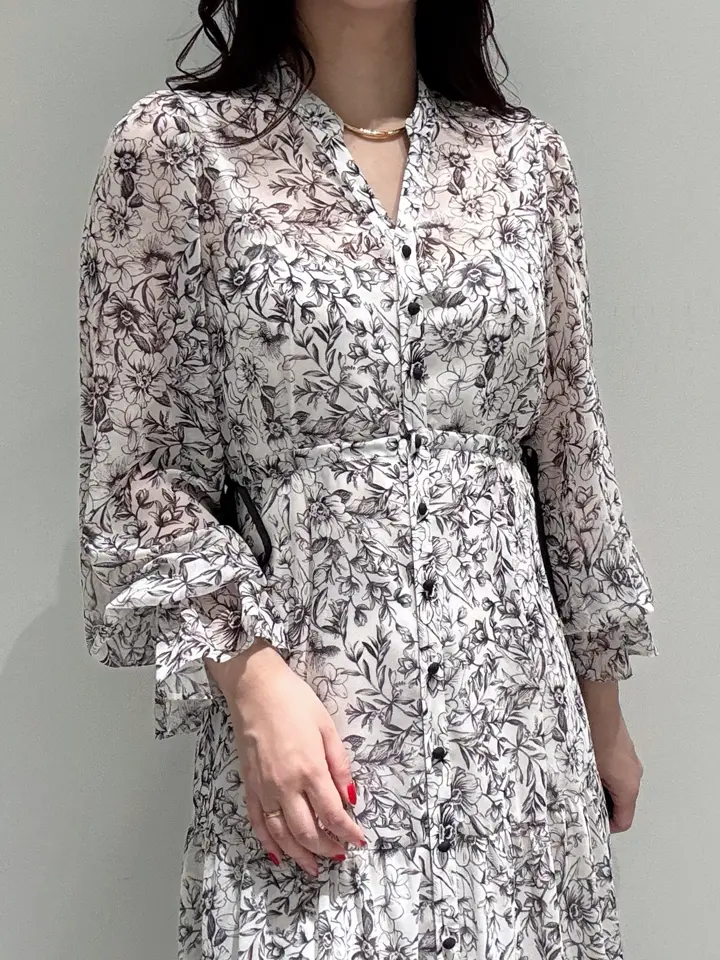 GRACE CONTINENTAL MOMOKO コーディネート画像