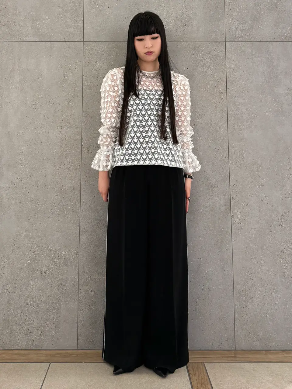  anri コーディネート画像