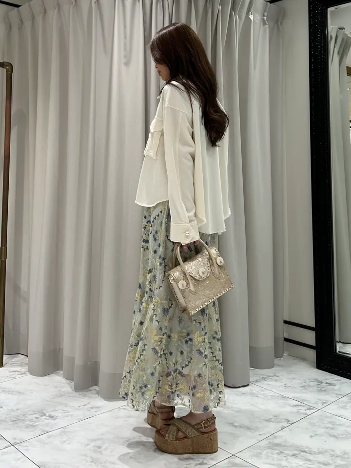 GRACE CONTINENTAL 志田　悠 コーディネート画像