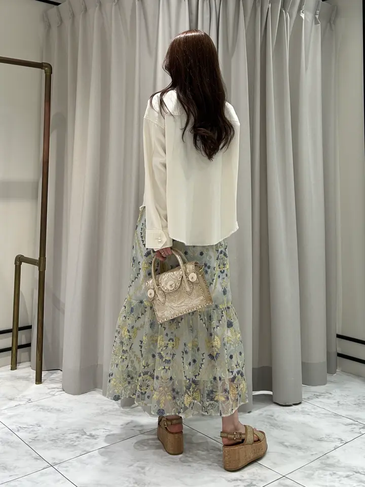 GRACE CONTINENTAL 志田　悠 コーディネート画像