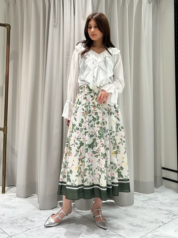 GRACE CONTINENTAL 志田　悠 コーディネート画像