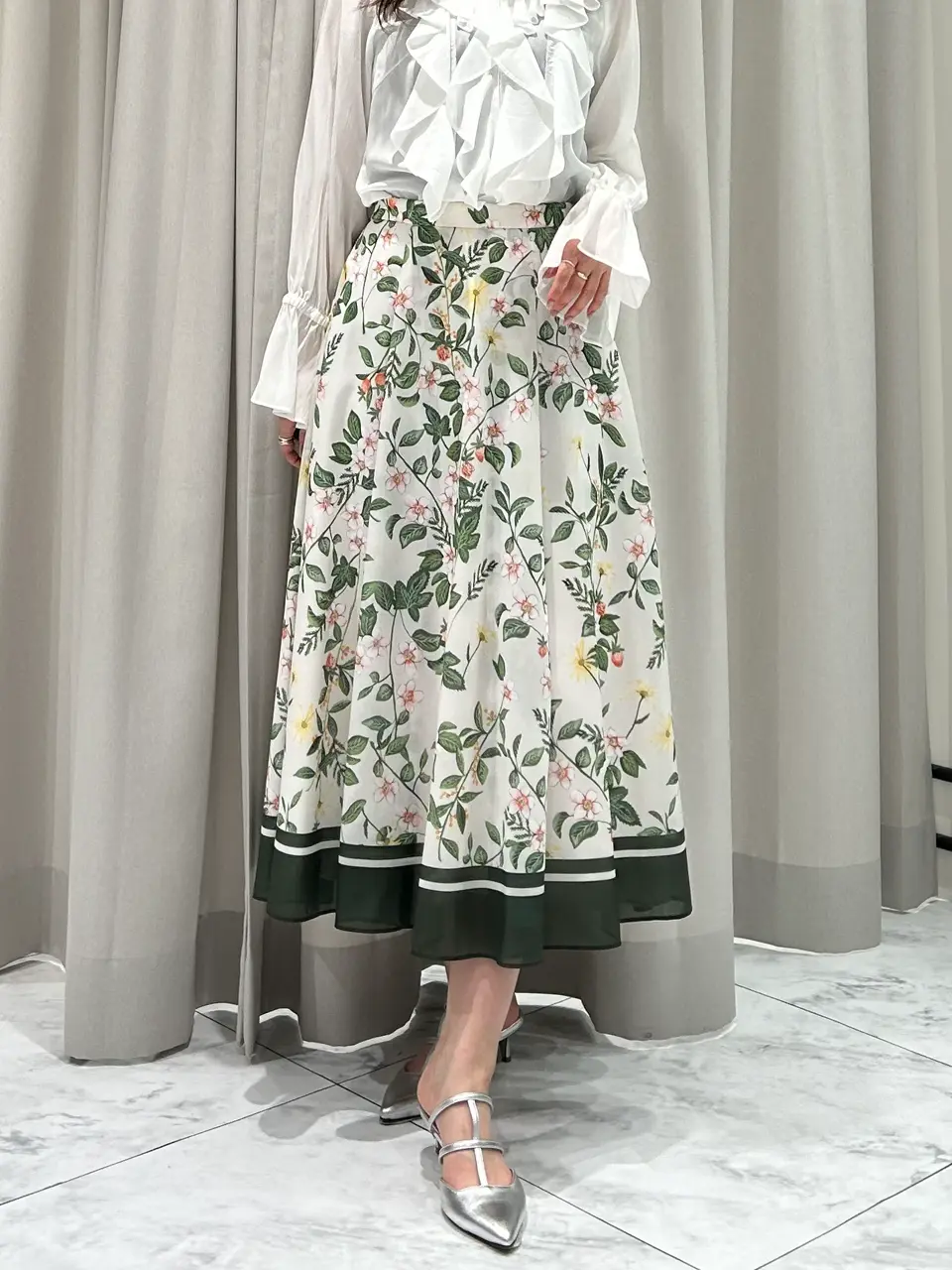 GRACE CONTINENTAL 志田　悠 コーディネート画像