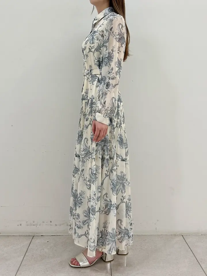 GRACE CONTINENTAL Miu Akamatsu コーディネート画像