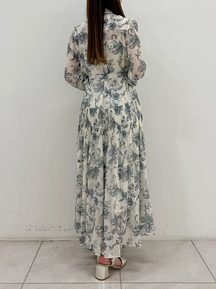 GRACE CONTINENTAL Miu Akamatsu コーディネート画像