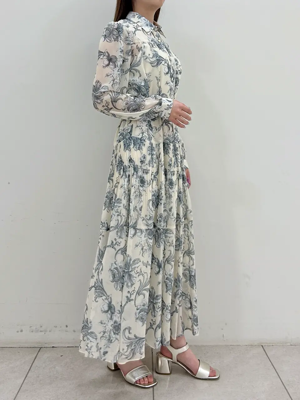 GRACE CONTINENTAL Miu Akamatsu コーディネート画像