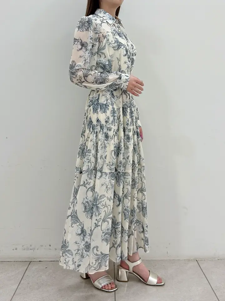 GRACE CONTINENTAL Miu Akamatsu コーディネート画像