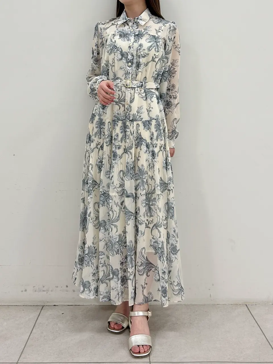 GRACE CONTINENTAL Miu Akamatsu コーディネート画像