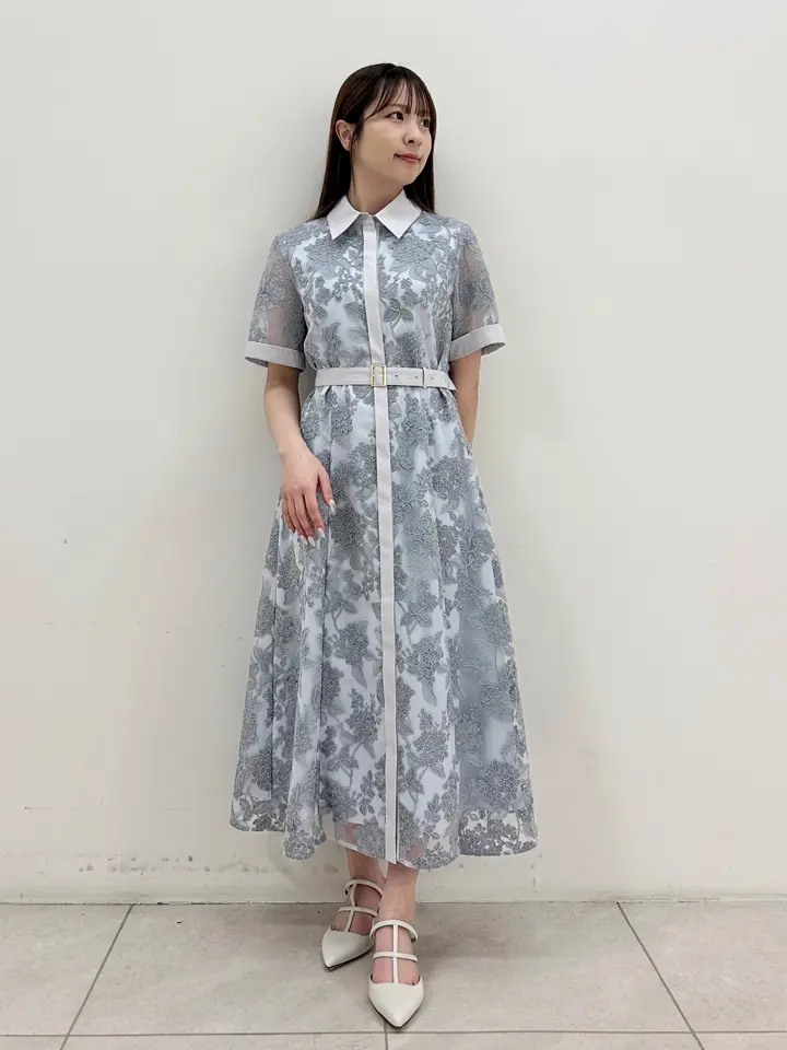 GRACE CONTINENTAL Miu Akamatsu コーディネート画像