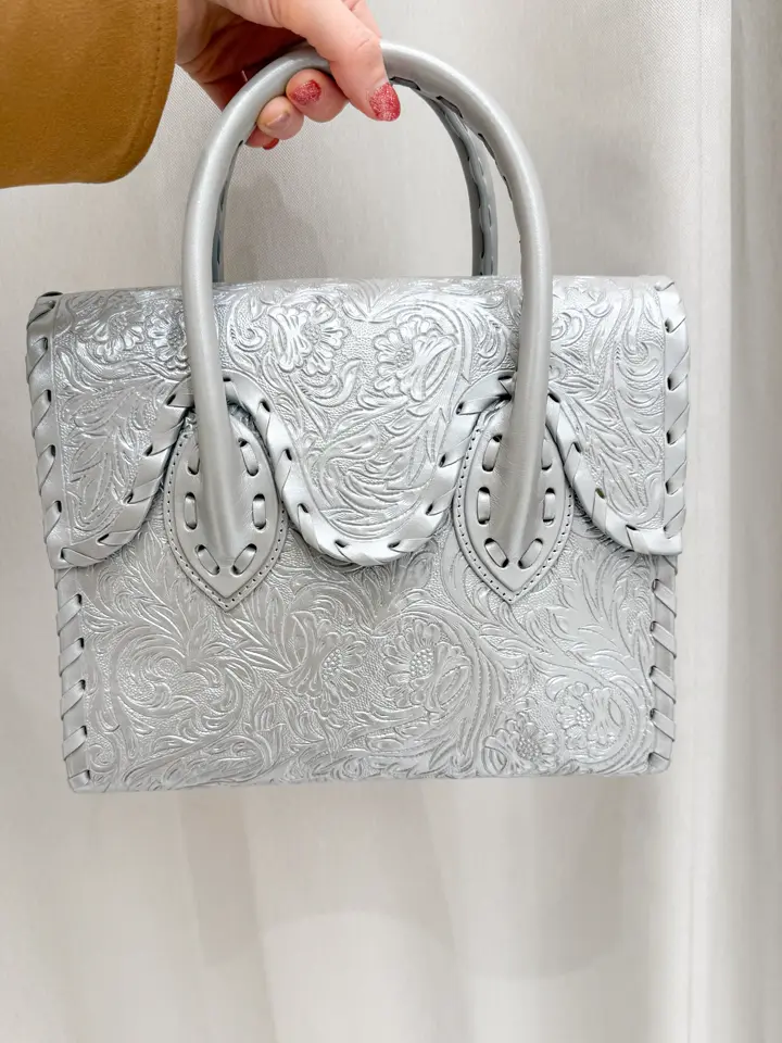 GRACE CONTINENTAL yuri コーディネート画像