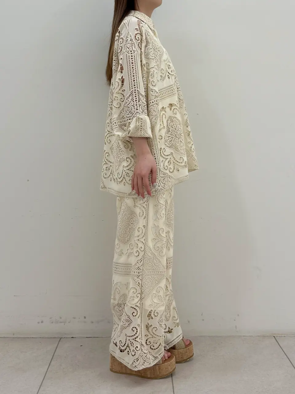 GRACE CONTINENTAL Miu Akamatsu コーディネート画像