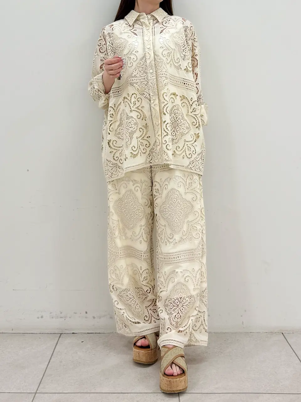 GRACE CONTINENTAL Miu Akamatsu コーディネート画像