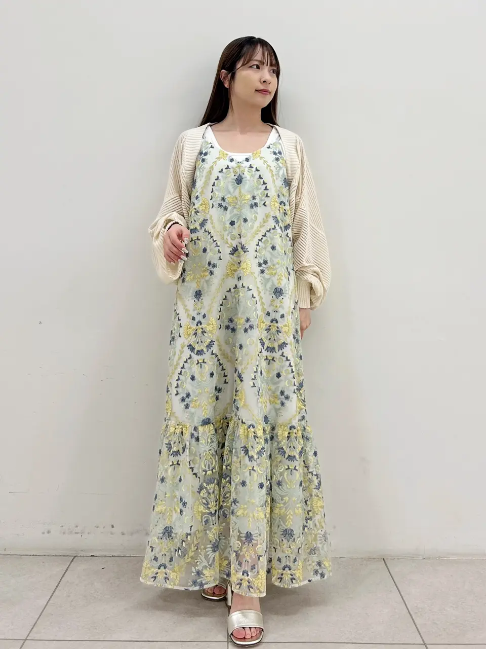 GRACE CONTINENTAL Miu Akamatsu コーディネート画像