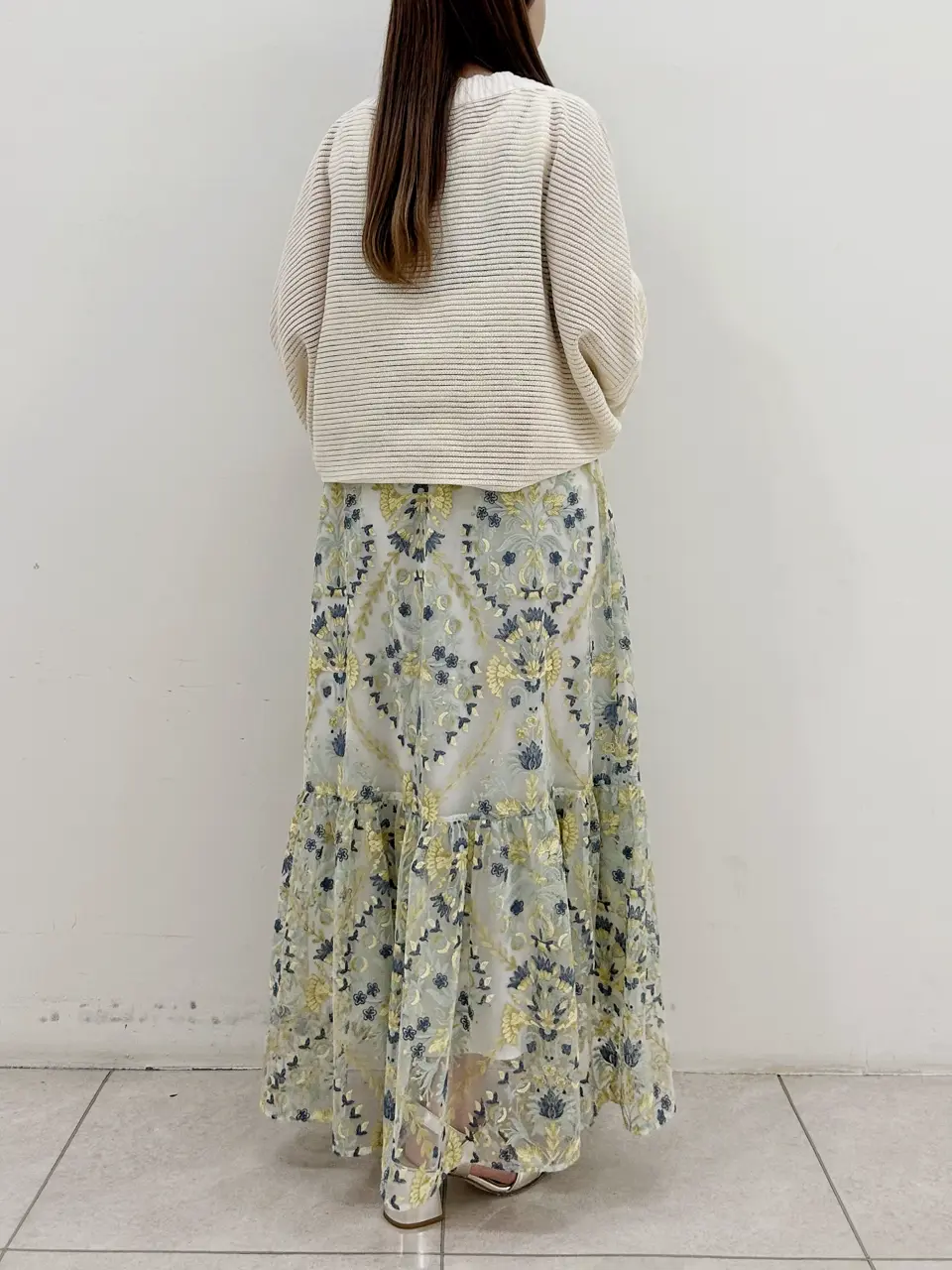 GRACE CONTINENTAL Miu Akamatsu コーディネート画像