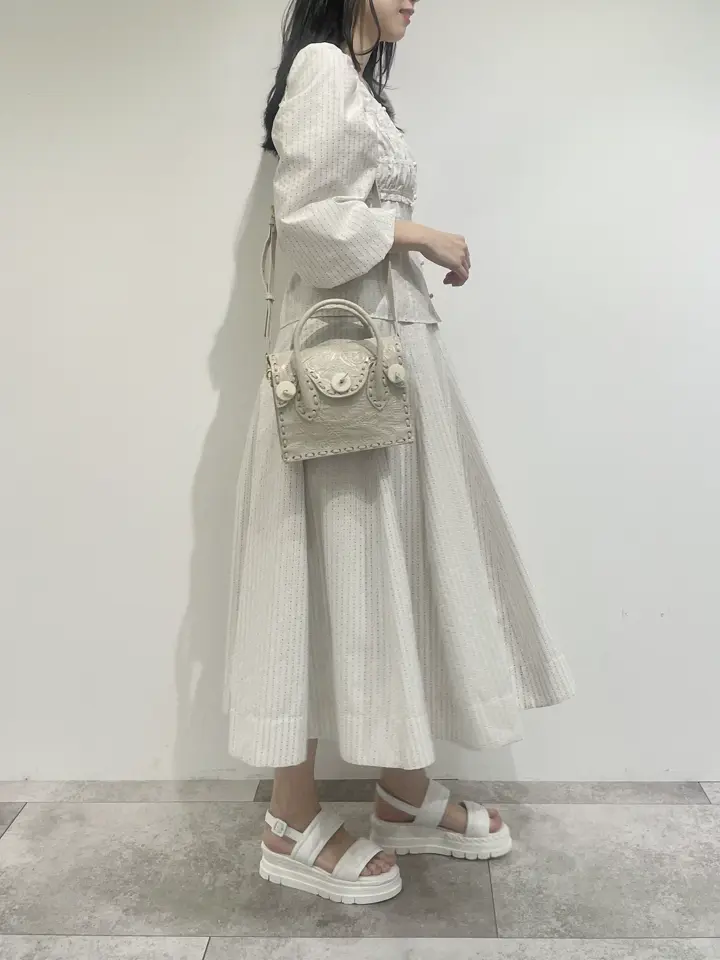 GRACE CONTINENTAL 端場 わかな コーディネート画像