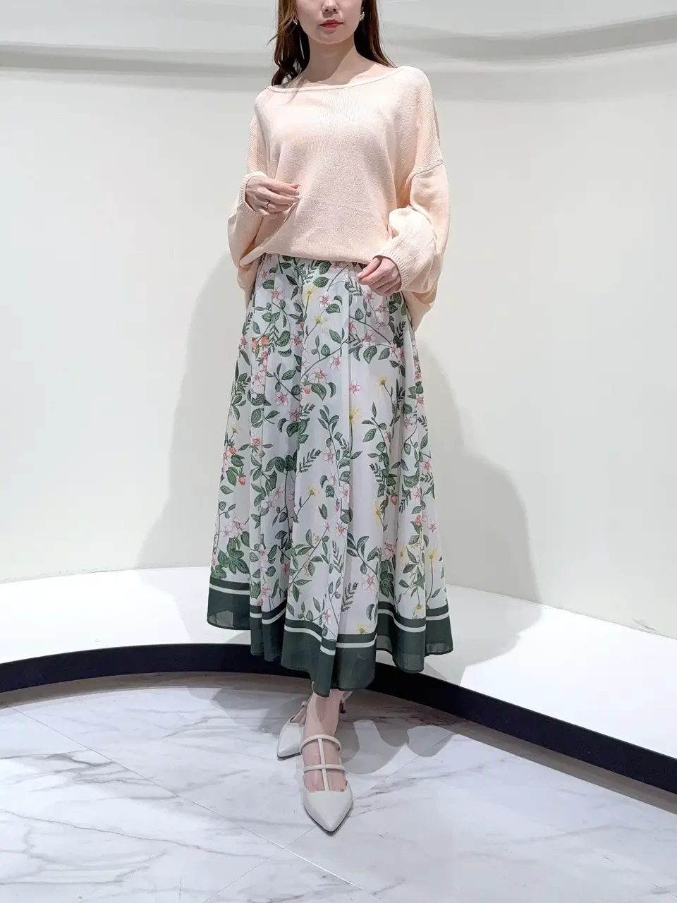 GRACE CONTINENTAL Suzuka コーディネート画像