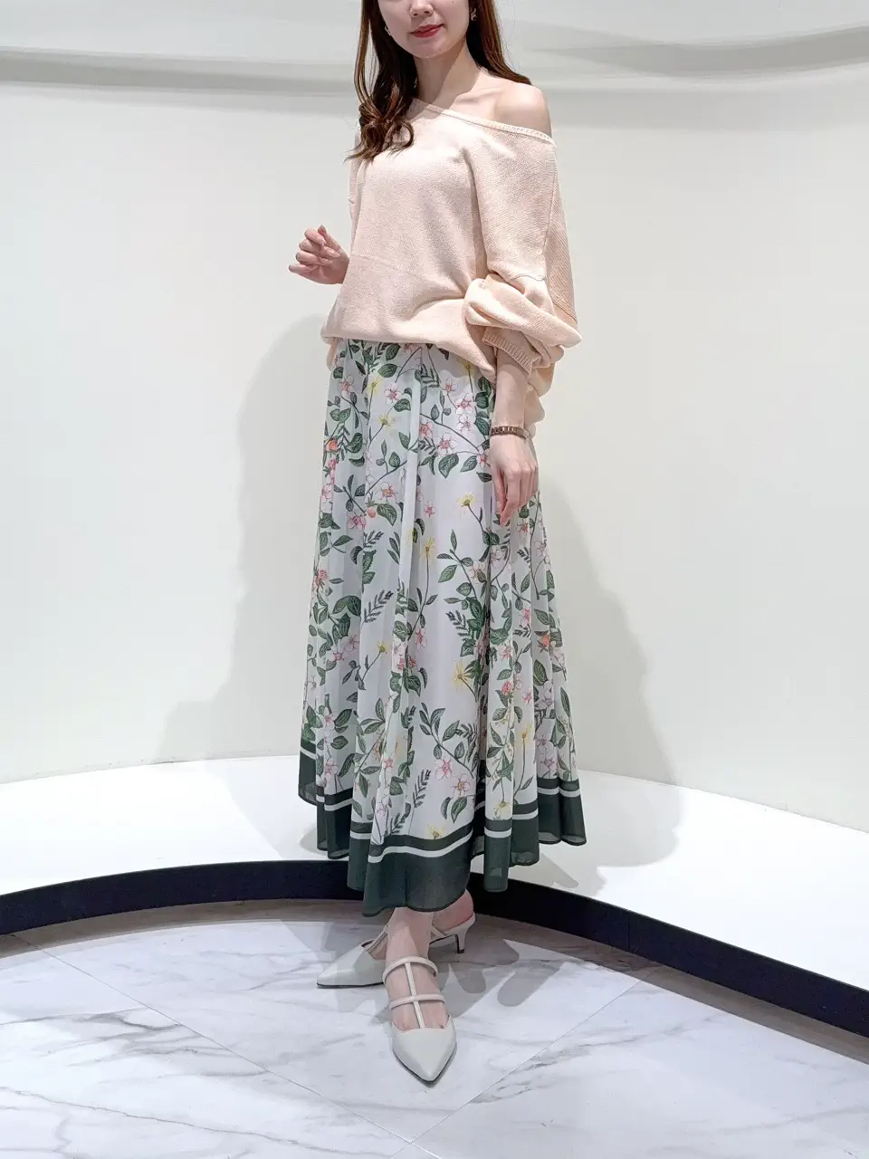 GRACE CONTINENTAL Suzuka コーディネート画像
