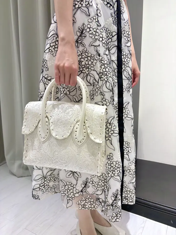 GRACE CONTINENTAL Abe コーディネート画像