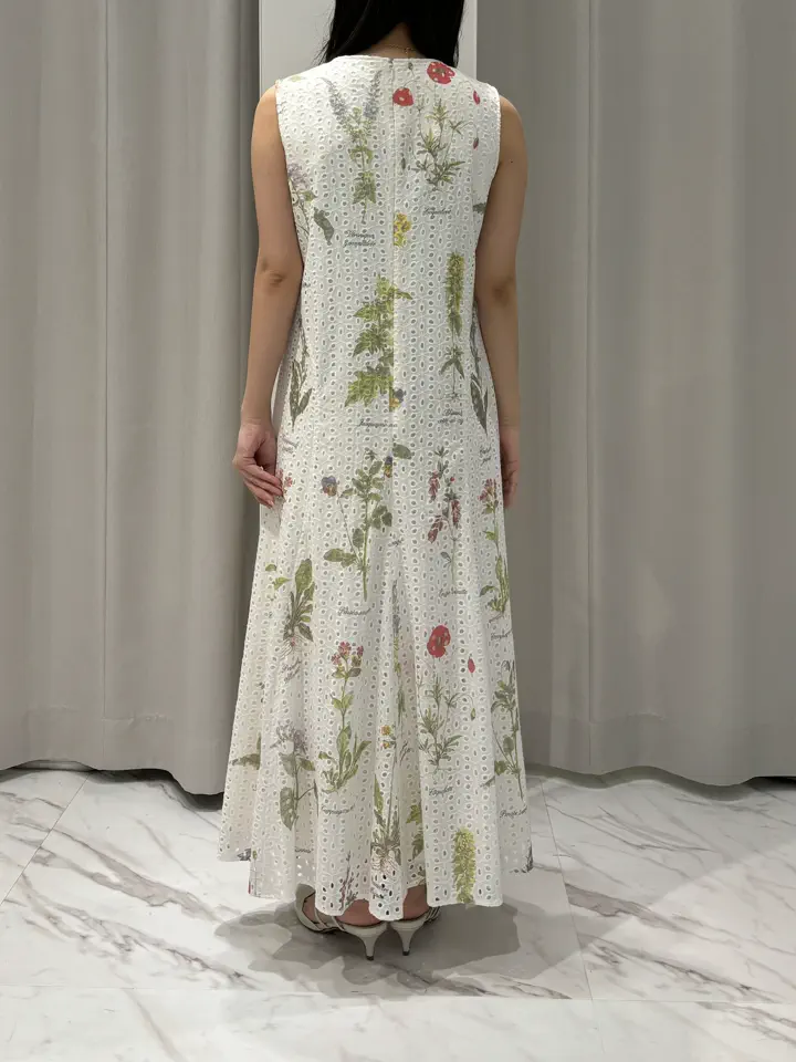 GRACE CONTINENTAL 山﨑 茉以 コーディネート画像