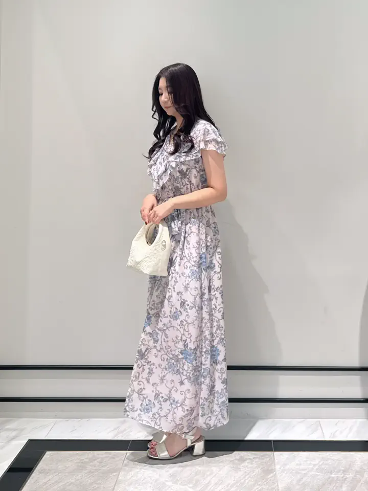 GRACE CONTINENTAL MOMOKO コーディネート画像