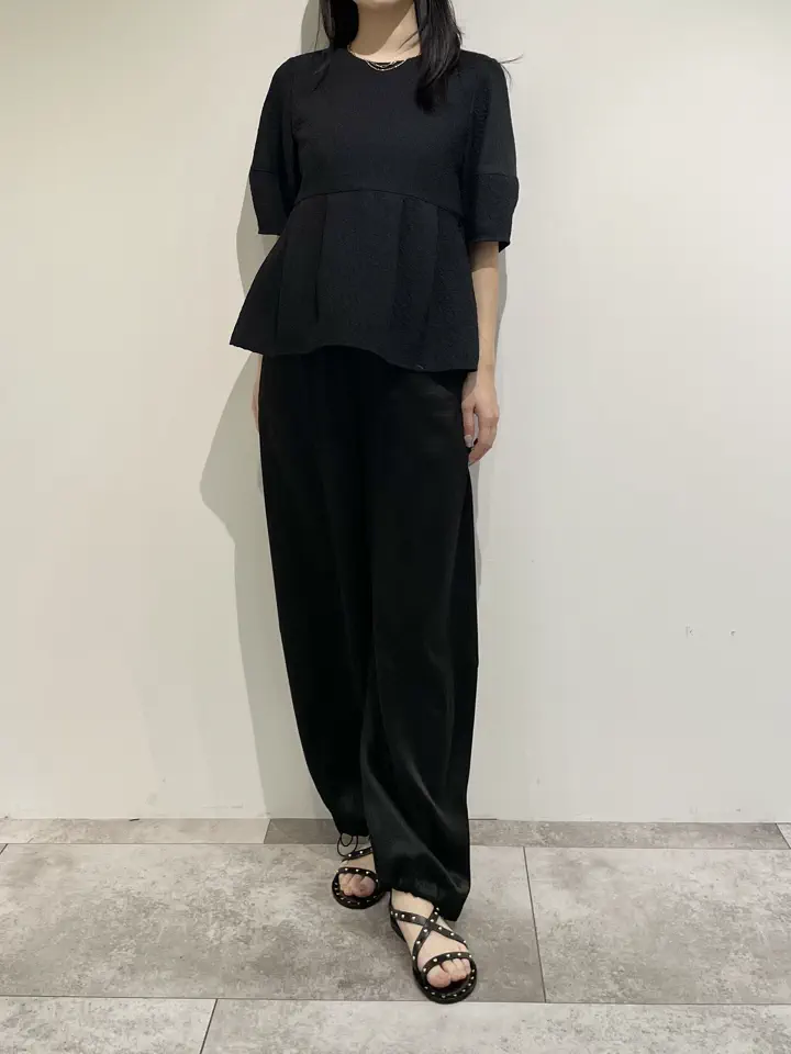 GRACE CONTINENTAL 端場 わかな コーディネート画像