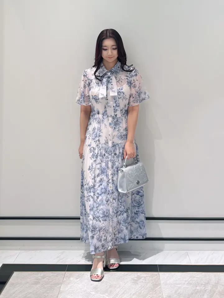 GRACE CONTINENTAL MOMOKO コーディネート画像