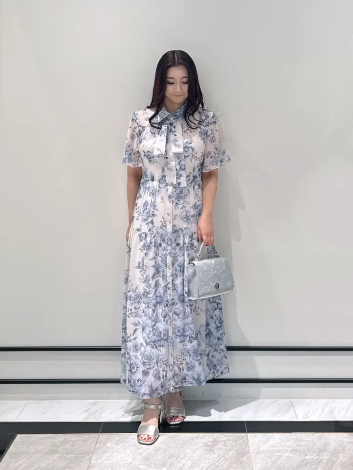 GRACE CONTINENTAL MOMOKO コーディネート画像