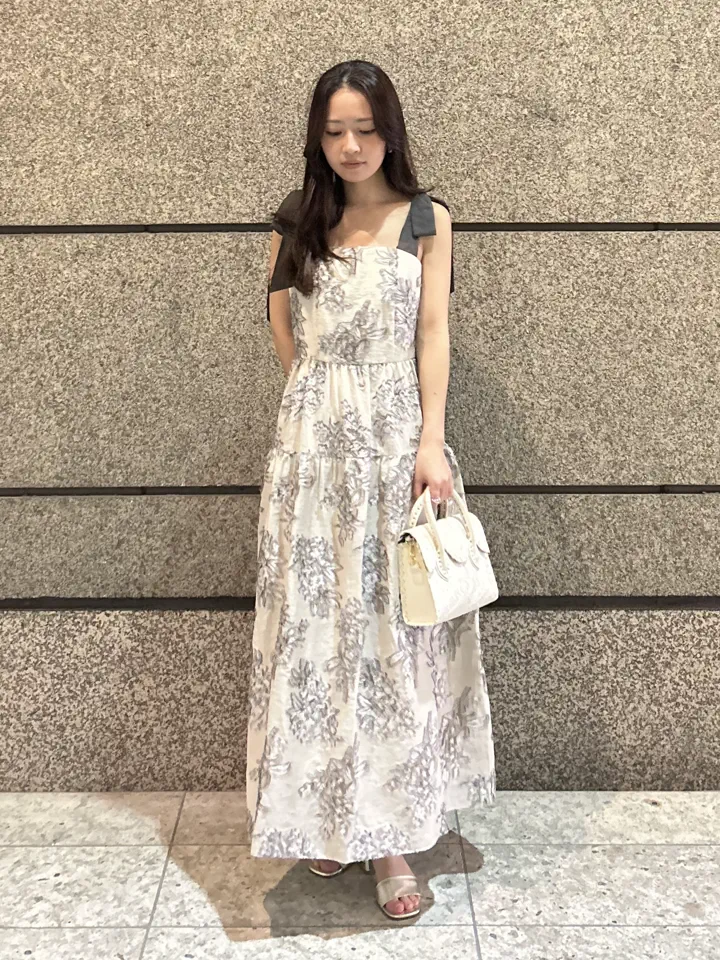 GRACE CONTINENTAL ERINA KATO コーディネート画像