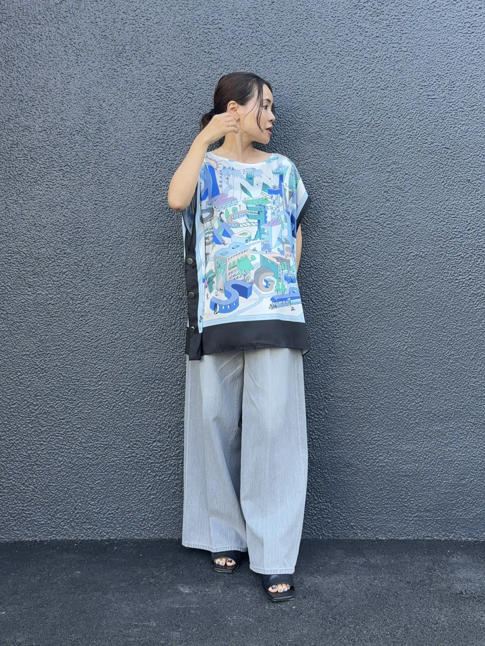  穐山　香織 コーディネート画像