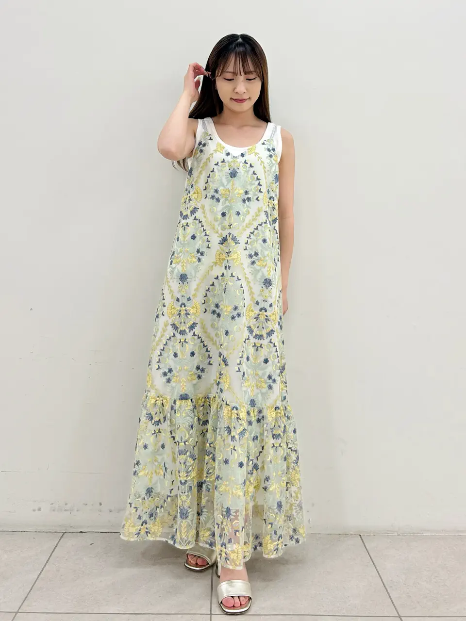 GRACE CONTINENTAL Miu Akamatsu コーディネート画像