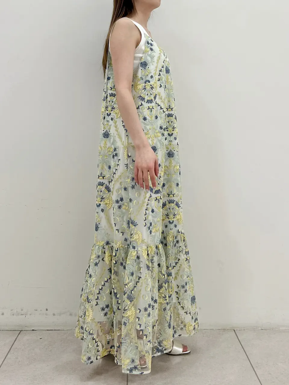 GRACE CONTINENTAL Miu Akamatsu コーディネート画像