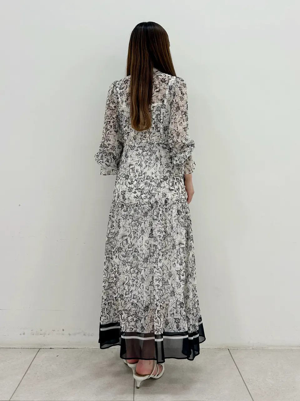 GRACE CONTINENTAL Miu Akamatsu コーディネート画像