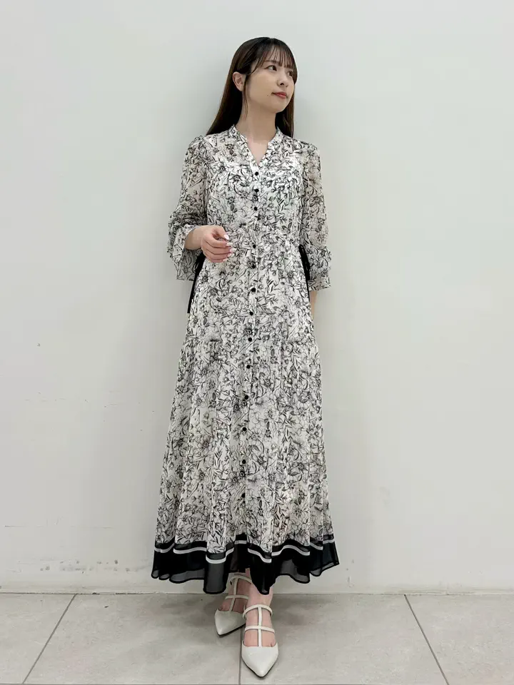 GRACE CONTINENTAL Miu Akamatsu コーディネート画像