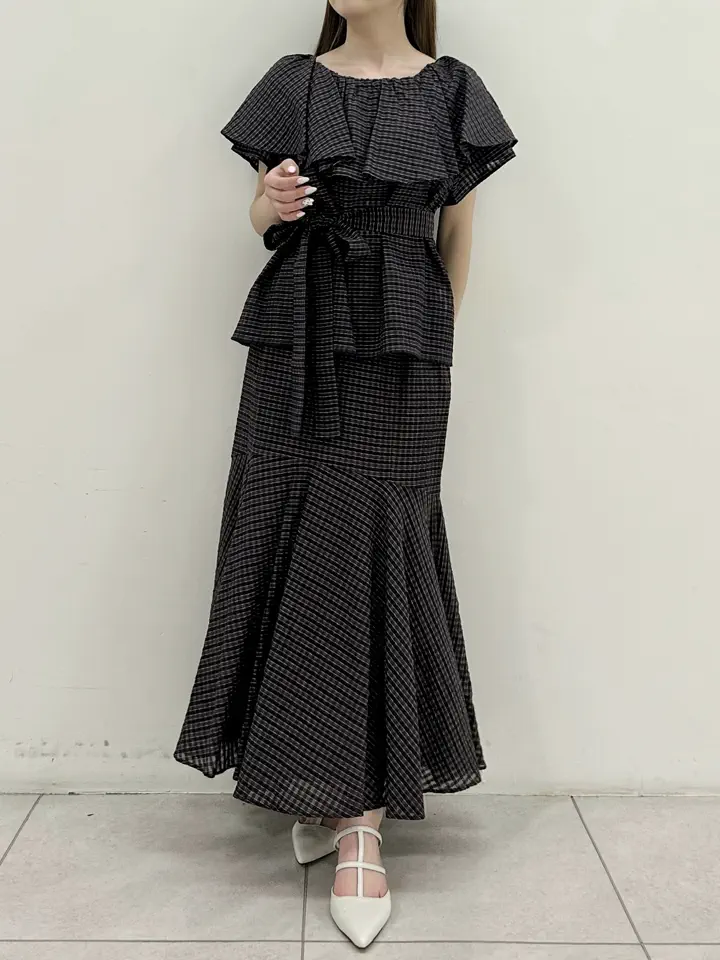 GRACE CONTINENTAL Miu Akamatsu コーディネート画像