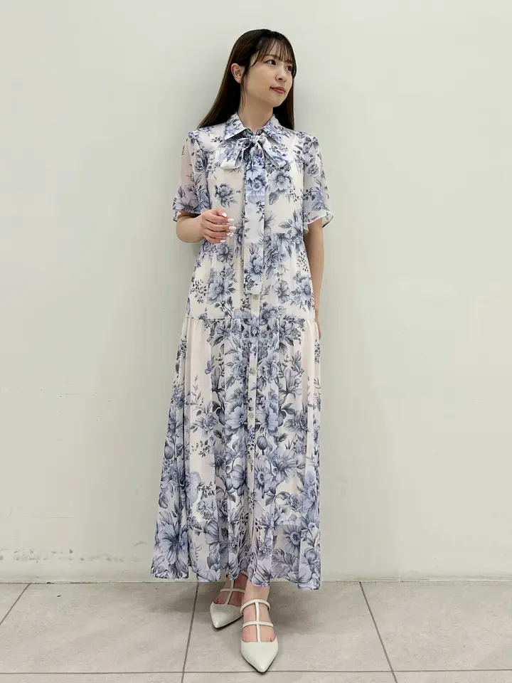 GRACE CONTINENTAL Miu Akamatsu コーディネート画像