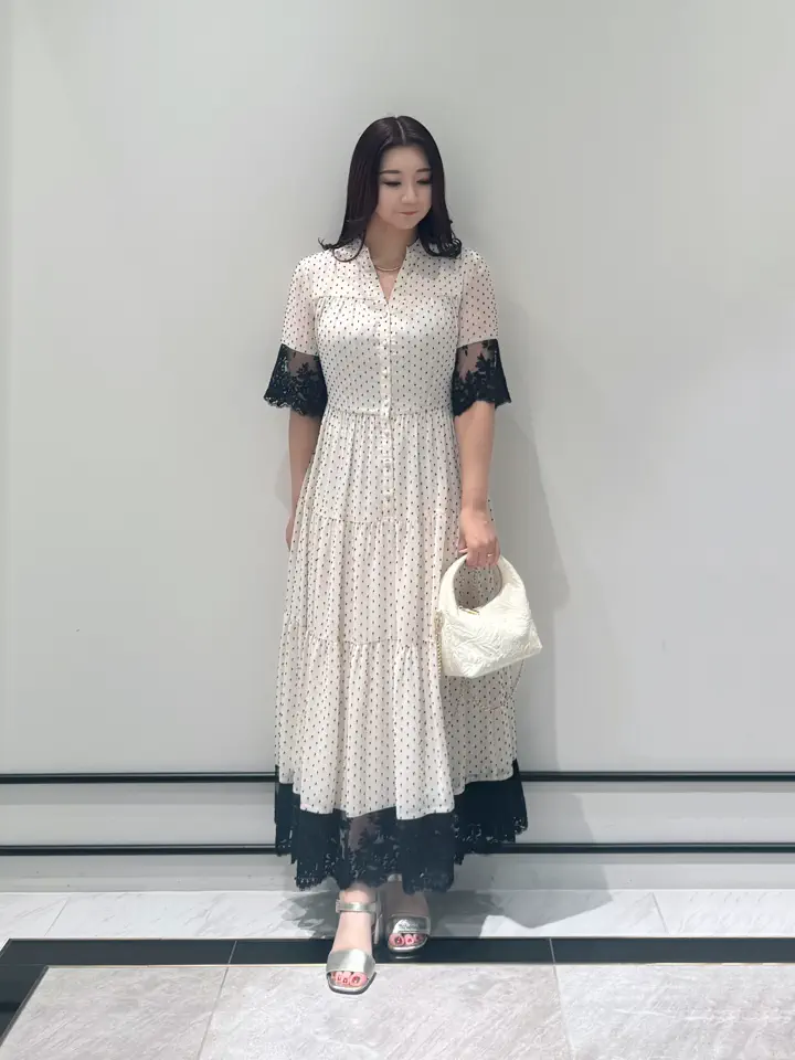 GRACE CONTINENTAL MOMOKO コーディネート画像