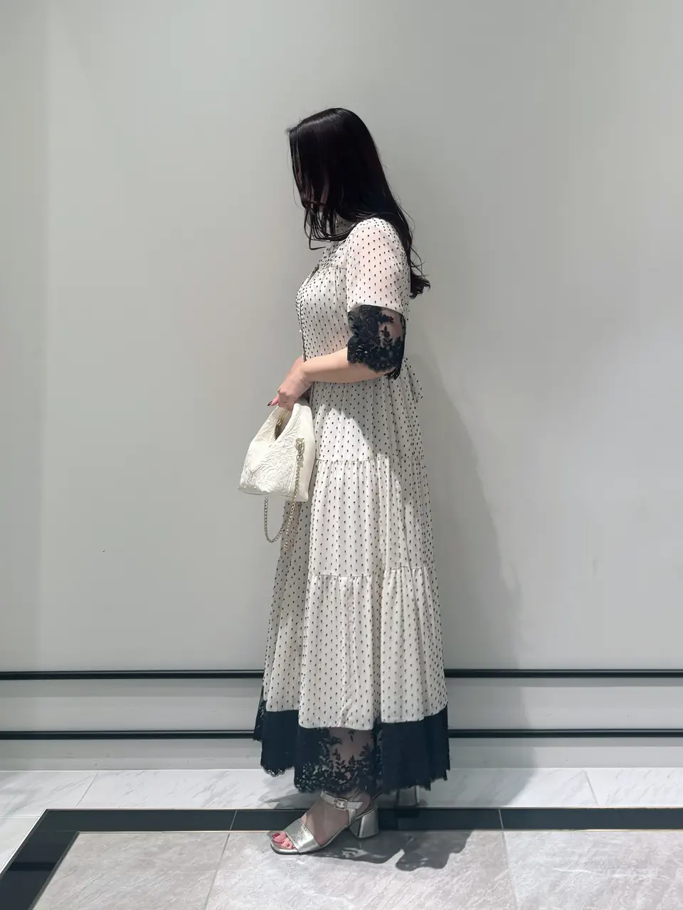 GRACE CONTINENTAL MOMOKO コーディネート画像