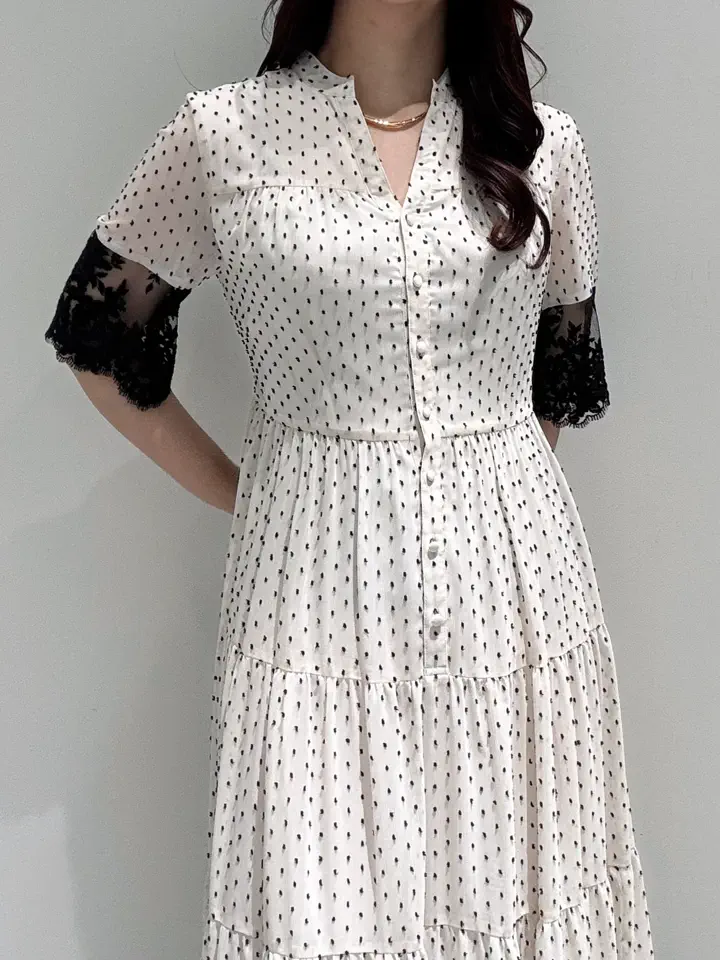 GRACE CONTINENTAL MOMOKO コーディネート画像