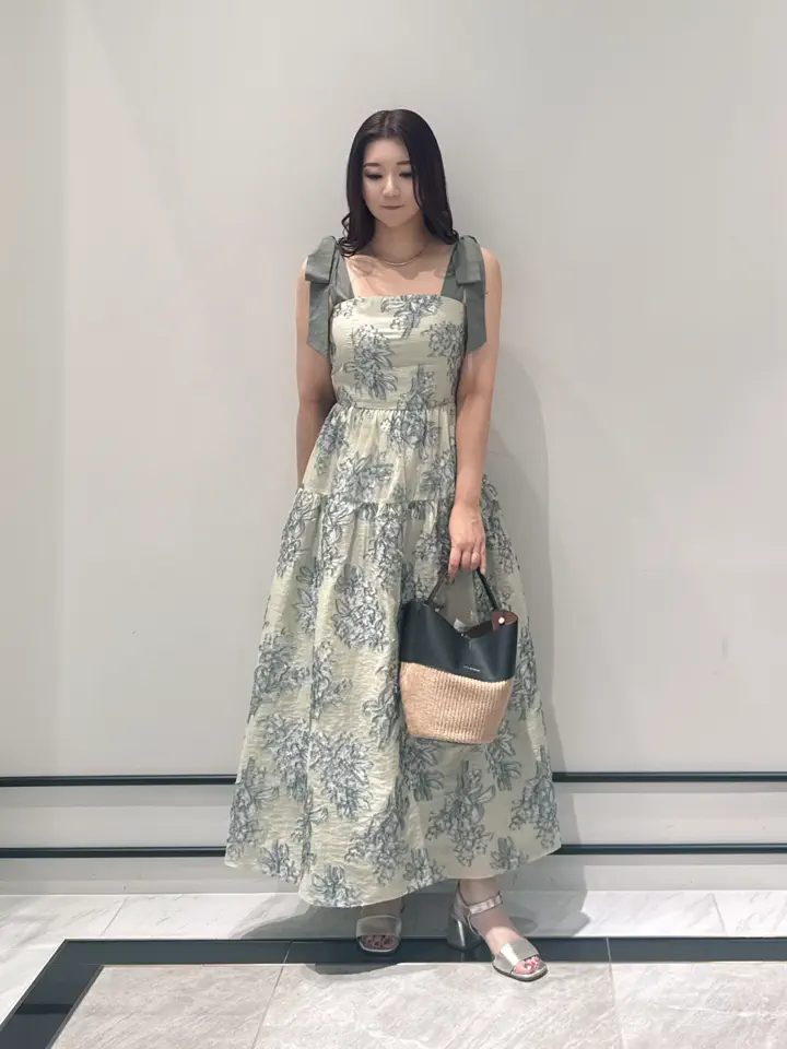 GRACE CONTINENTAL MOMOKO コーディネート画像