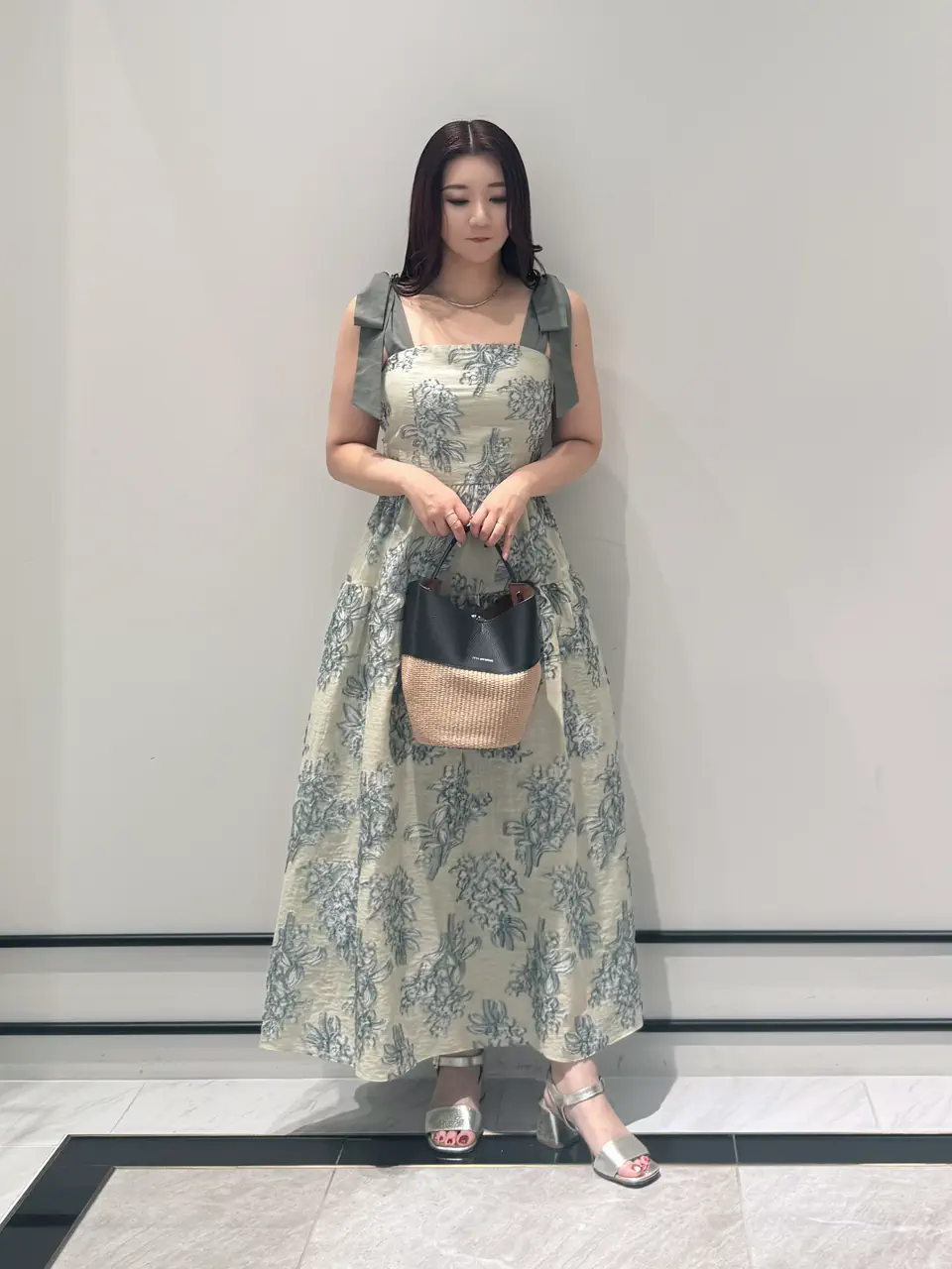 GRACE CONTINENTAL MOMOKO コーディネート画像