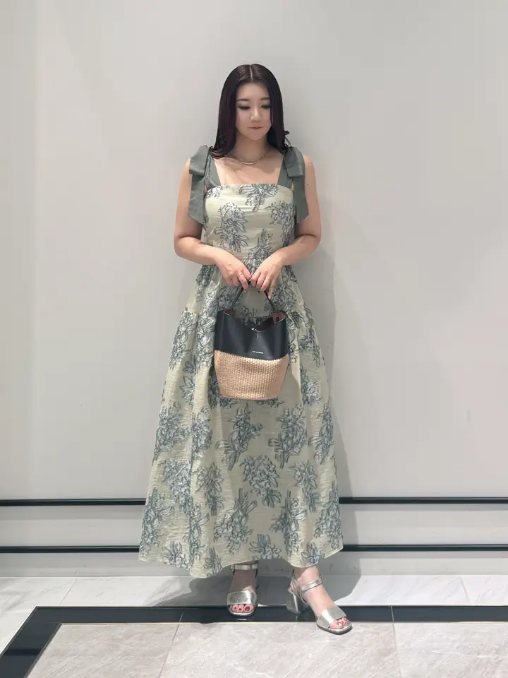 GRACE CONTINENTAL MOMOKO コーディネート画像