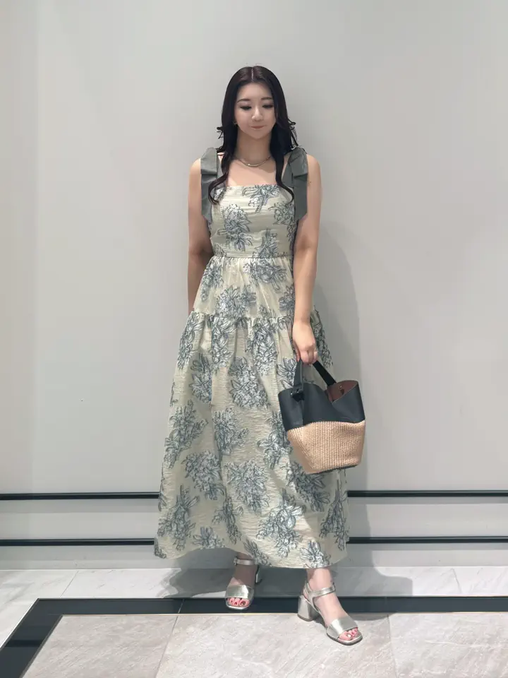 GRACE CONTINENTAL MOMOKO コーディネート画像