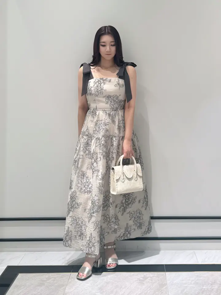 GRACE CONTINENTAL MOMOKO コーディネート画像