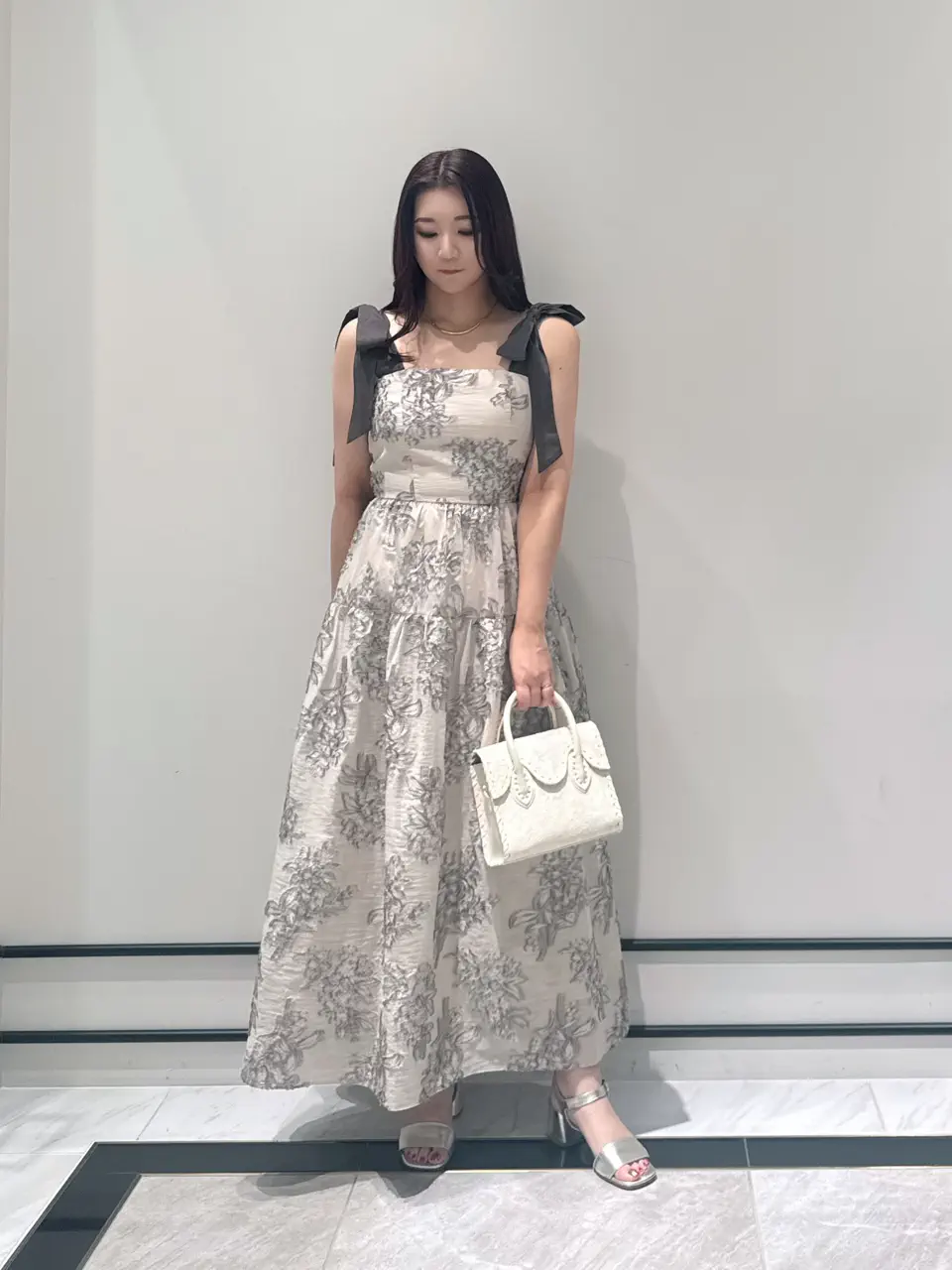 GRACE CONTINENTAL MOMOKO コーディネート画像