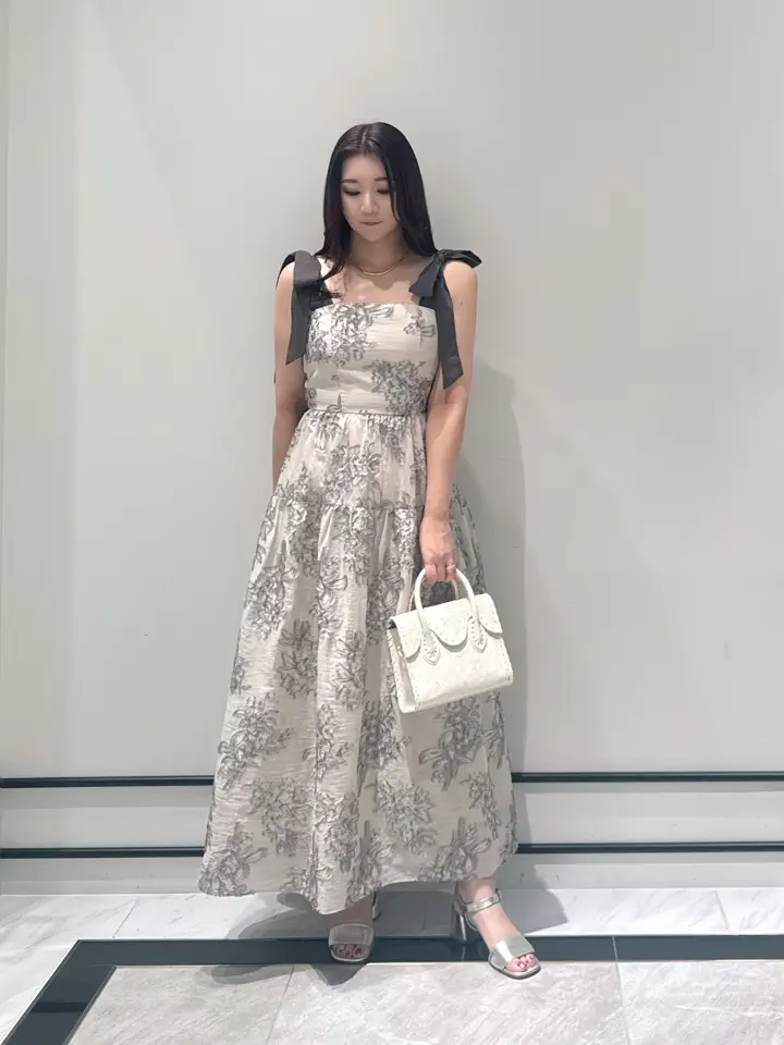 GRACE CONTINENTAL MOMOKO コーディネート画像