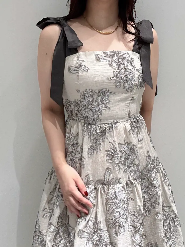 GRACE CONTINENTAL MOMOKO コーディネート画像