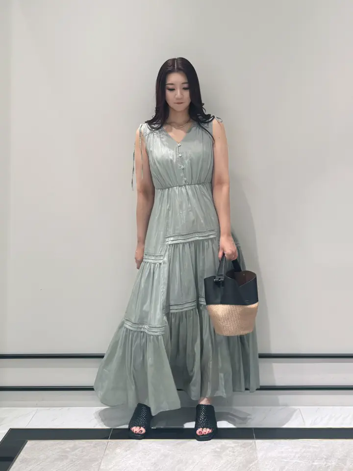 GRACE CONTINENTAL MOMOKO コーディネート画像