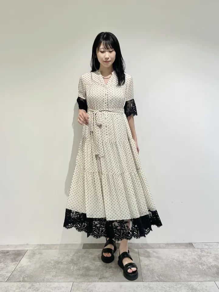 GRACE CONTINENTAL 端場 わかな コーディネート画像