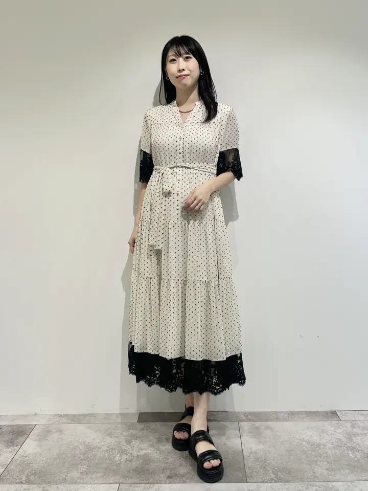 GRACE CONTINENTAL 端場 わかな コーディネート画像