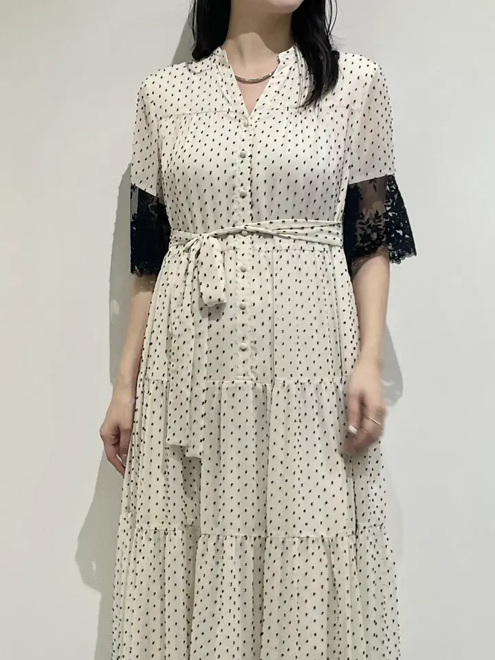 GRACE CONTINENTAL 端場 わかな コーディネート画像