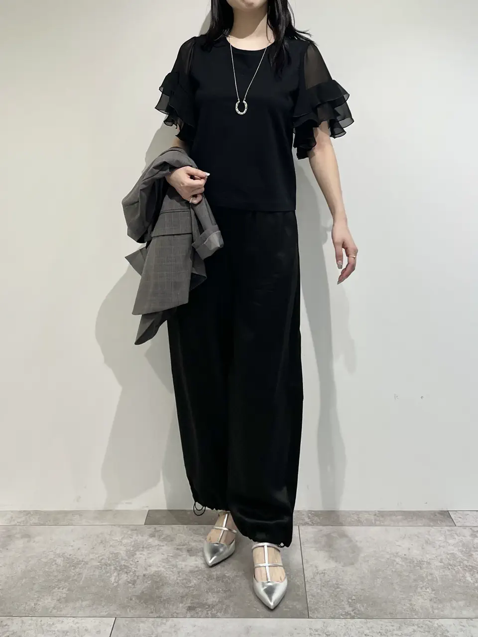 GRACE CONTINENTAL 端場 わかな コーディネート画像